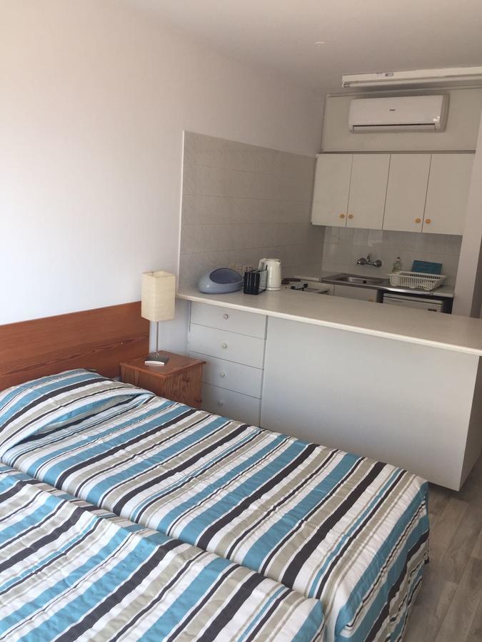 Nautilus Tourist Apartments Larnaca Extérieur photo